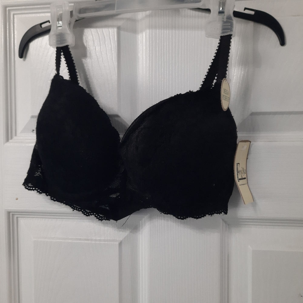 Beautiful Black Lace Bra 36C NEW